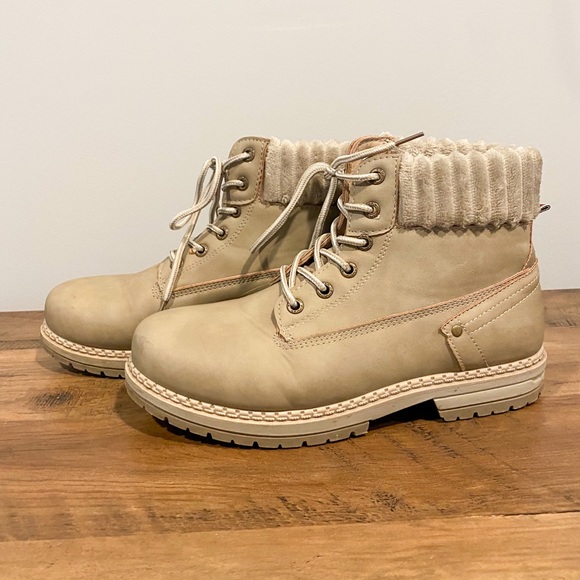 Dirty Laundry Booties / Combat Boots - Picture 2 of 3